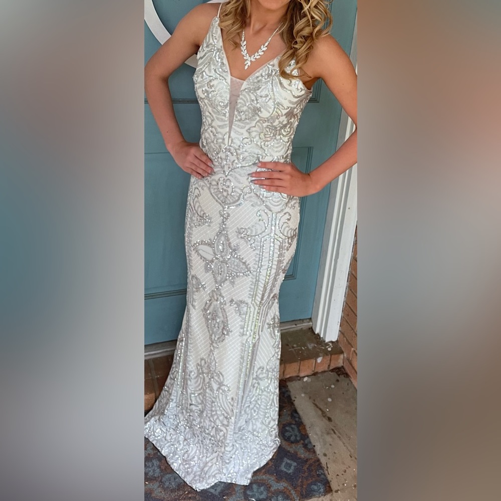Windsor dress with no slit